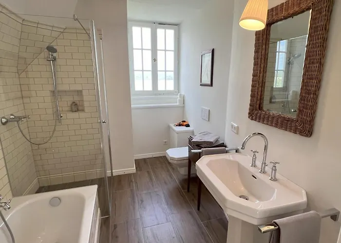 Teehaus Im Schlosspark Weltkulturerbe Corvey 빌라 혹스터